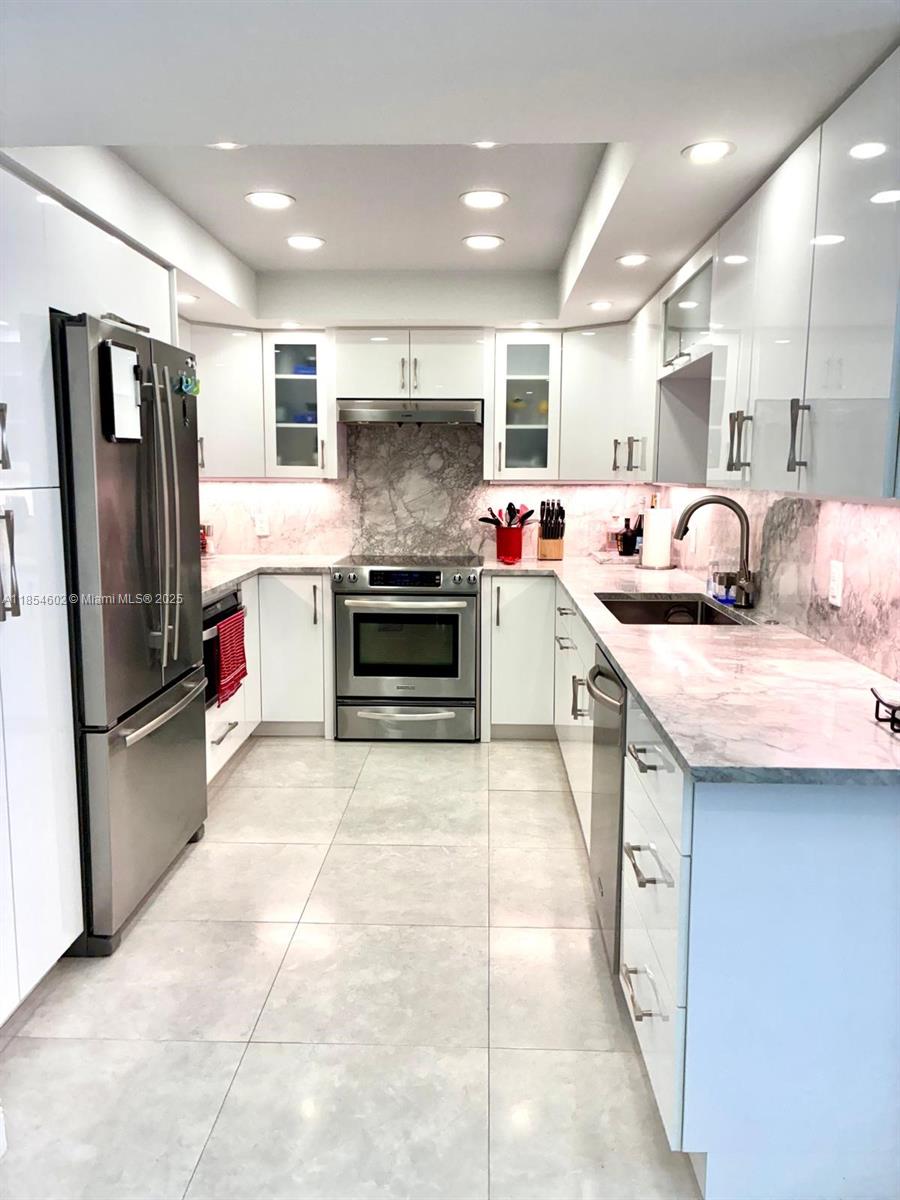 SILVER THATCH ATLANTIC PL - Residential Lease