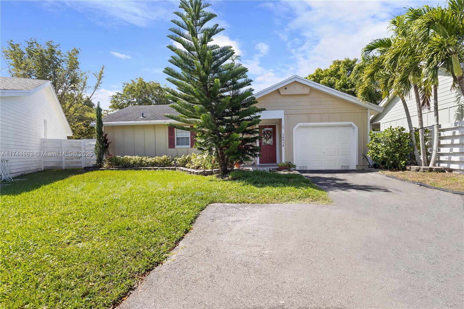 14616 Sw 142nd Ct, Miami, Broward County, Florida - 2 Bedrooms  
2 Bathrooms - 