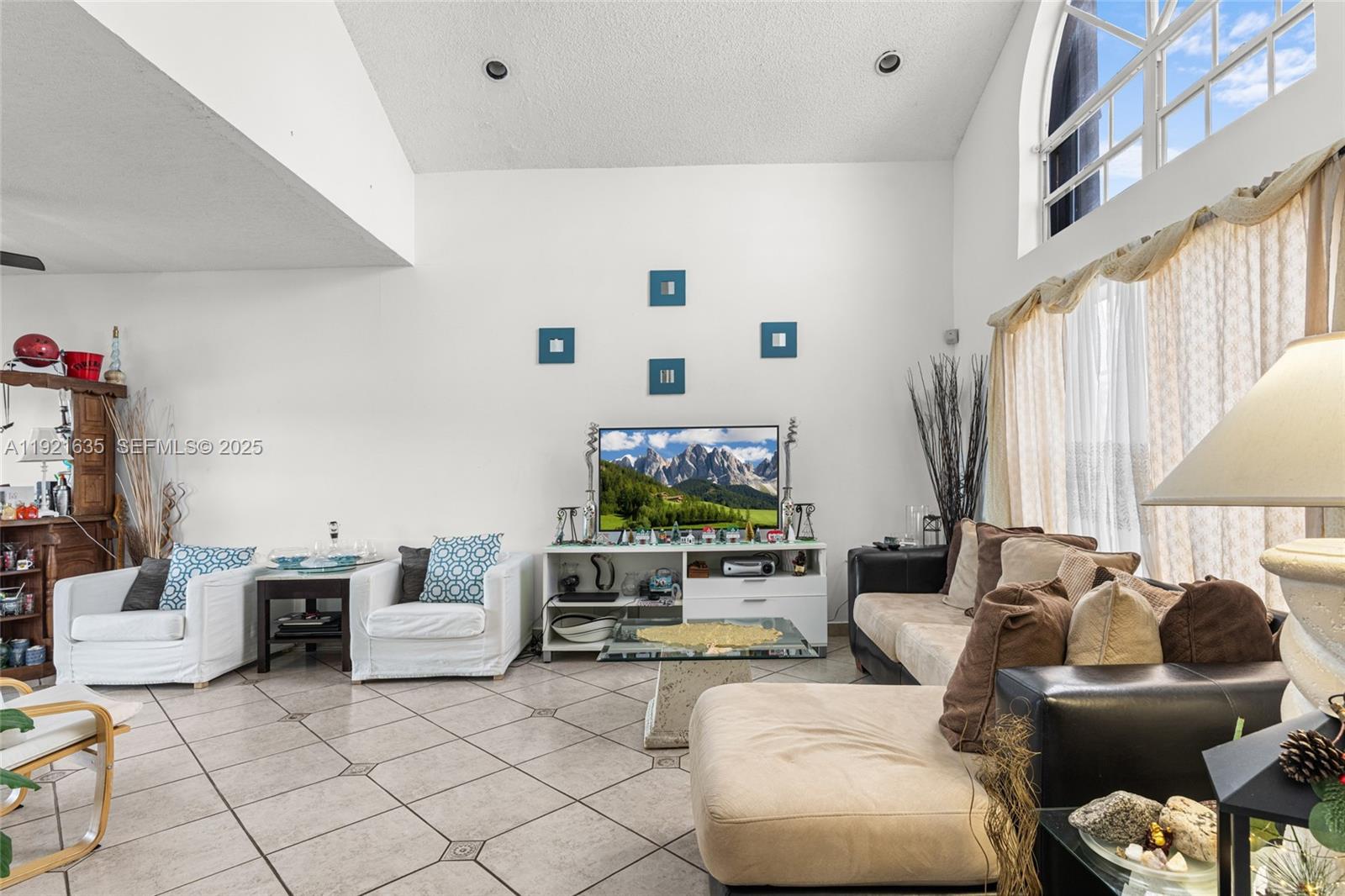 IMPERIAL GROUP - Residential