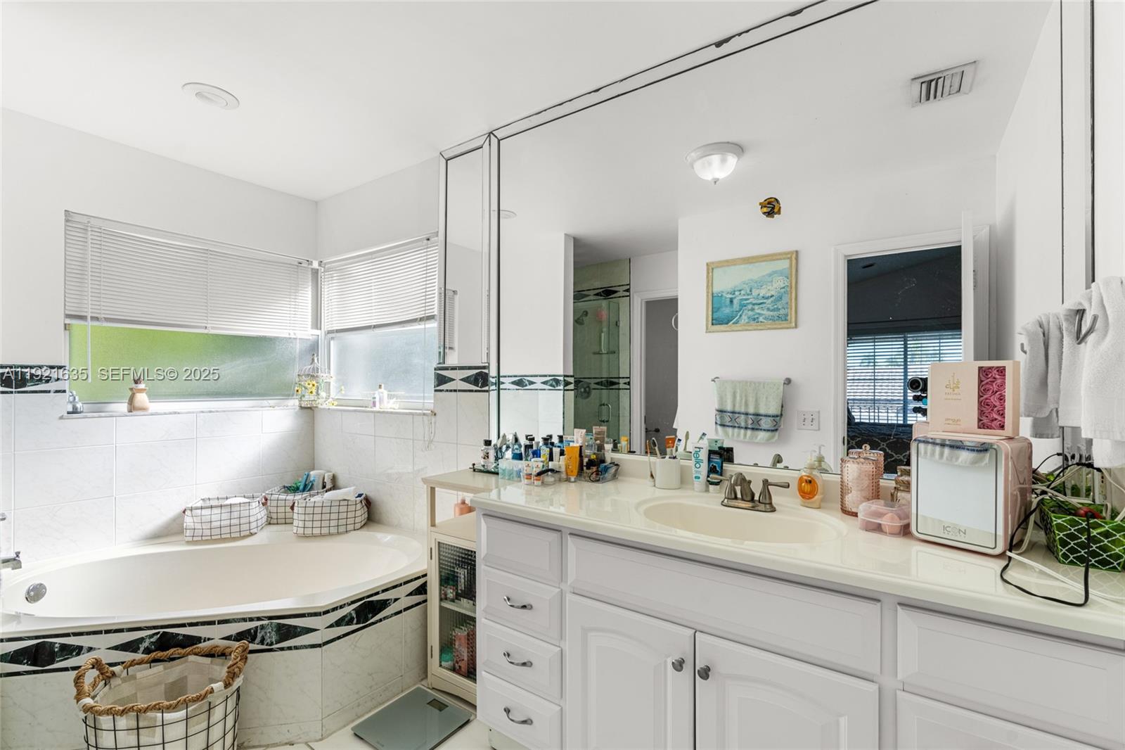 IMPERIAL GROUP - Residential