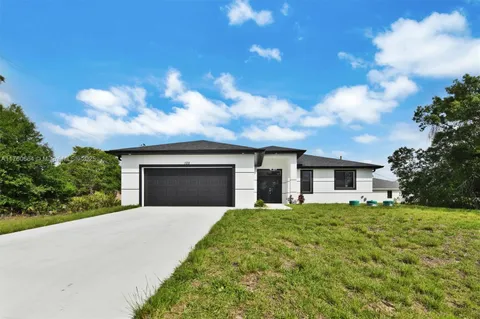 105 E 14th St, Lehigh Acres, FL 33972 - MLS#: A11760664