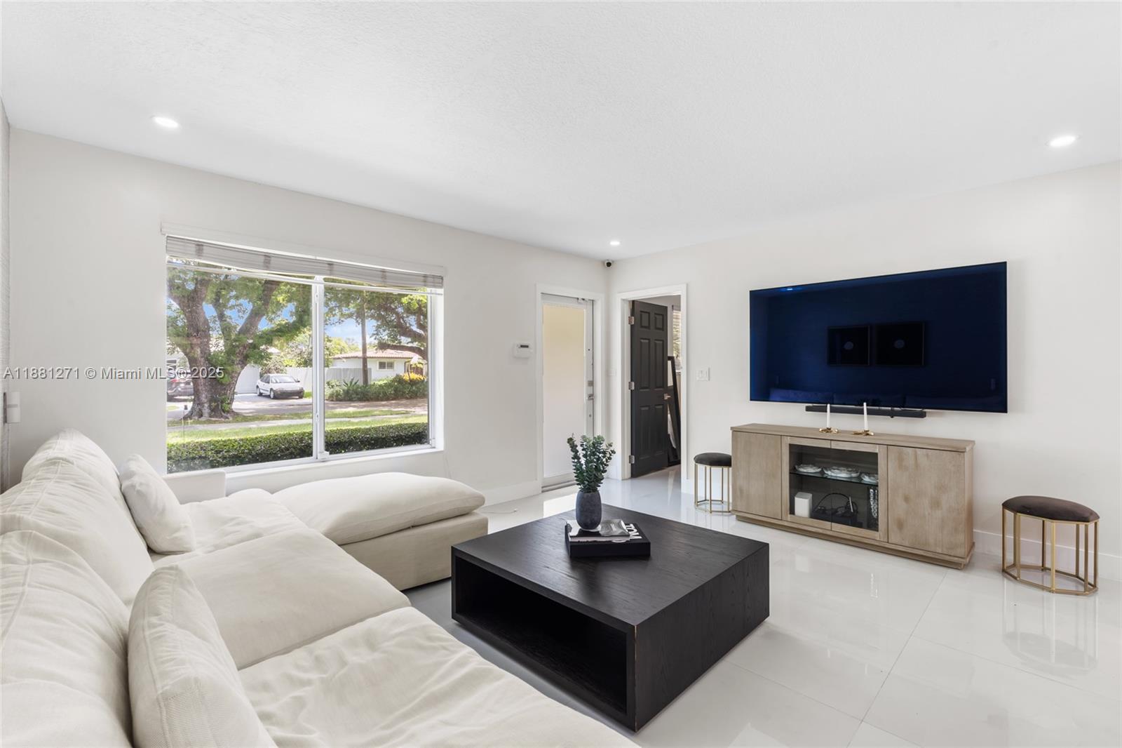 MIAMI LAKES SEC 2 - Residential