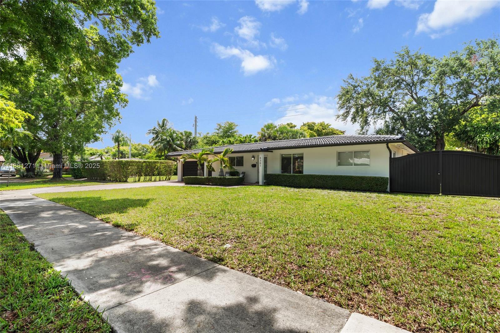 MIAMI LAKES SEC 2 - Residential