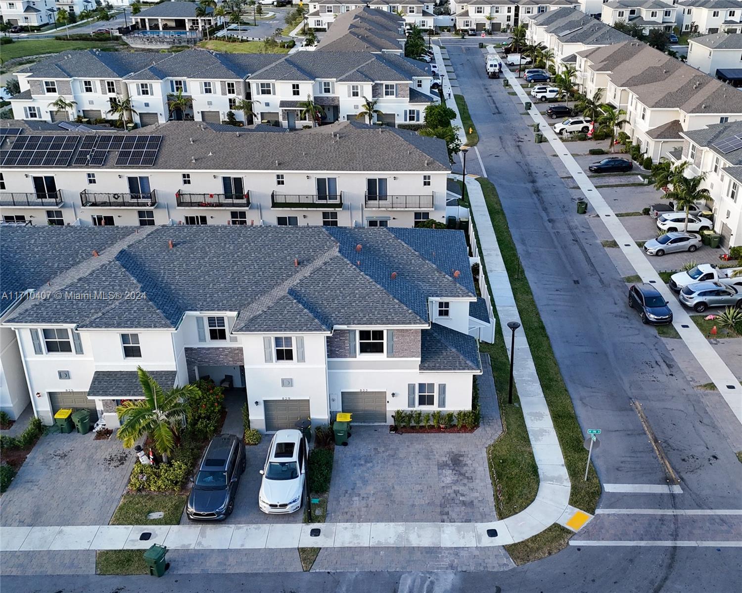 Property for Sale at 833 Se 19th St, Homestead, Miami-Dade County, Florida - Bedrooms: 4 
Bathrooms: 3  - $479,999