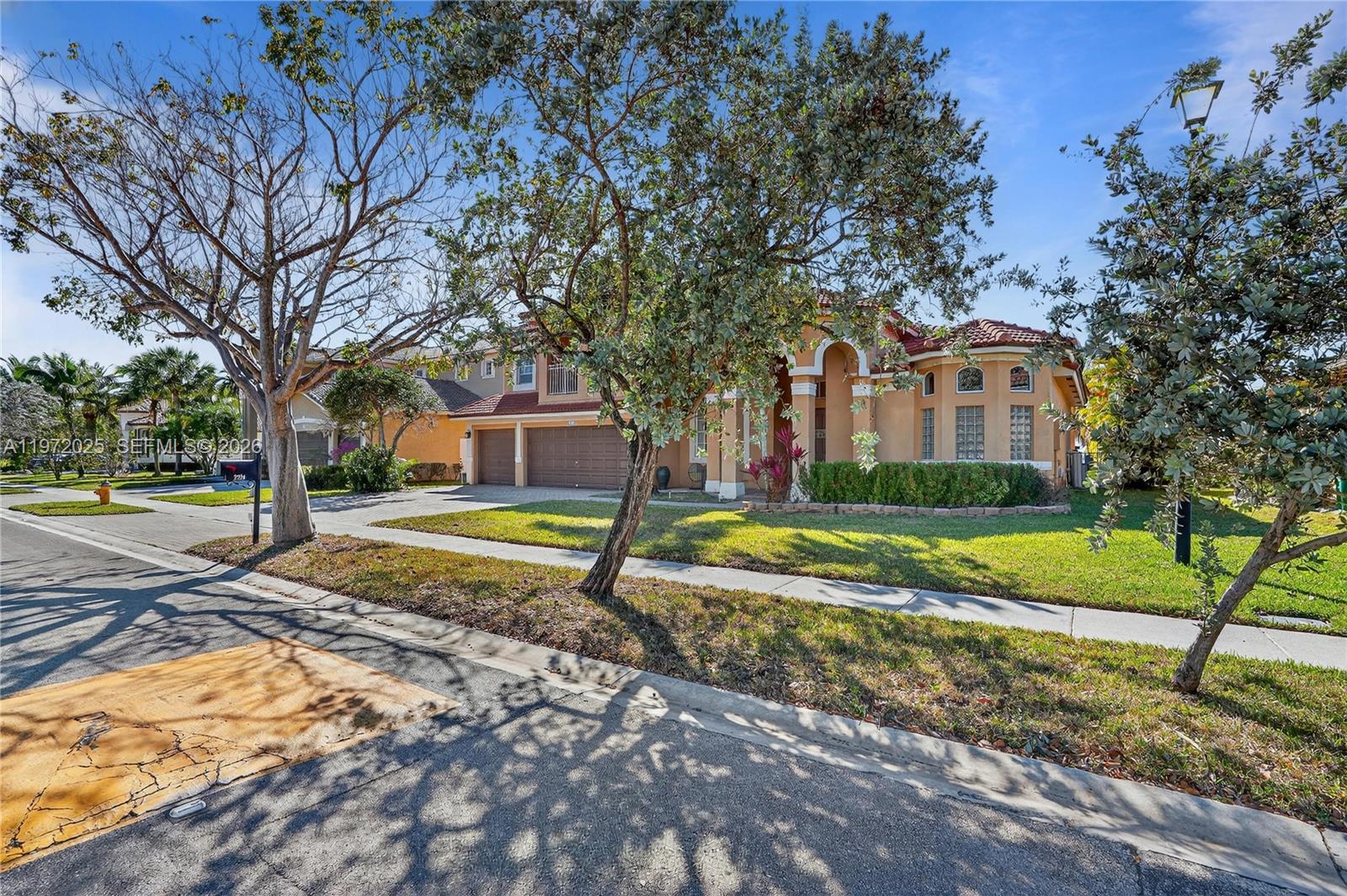 HARBOUR LAKES ESTATES - Residential