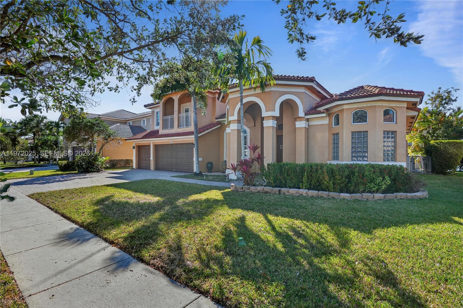 HARBOUR LAKES ESTATES - Residential