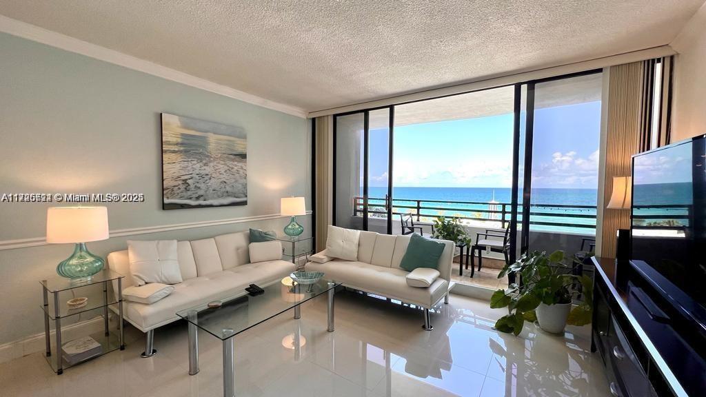 ALEXANDER TOWERS CONDO - Residential