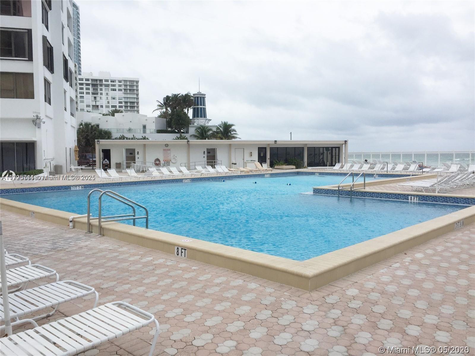 ALEXANDER TOWERS CONDO - Residential