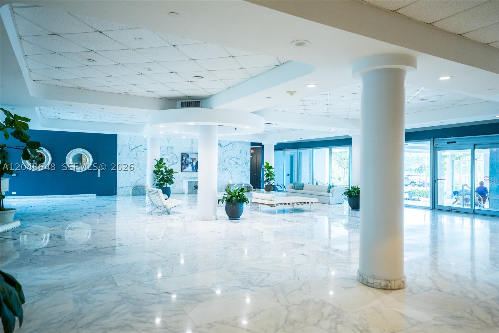 5055 Collins Ave 14H