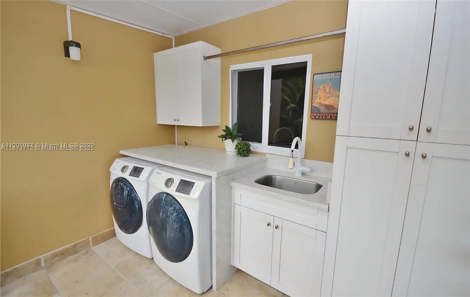 MIAMI LAKES LOCH LOMOND E - Residential