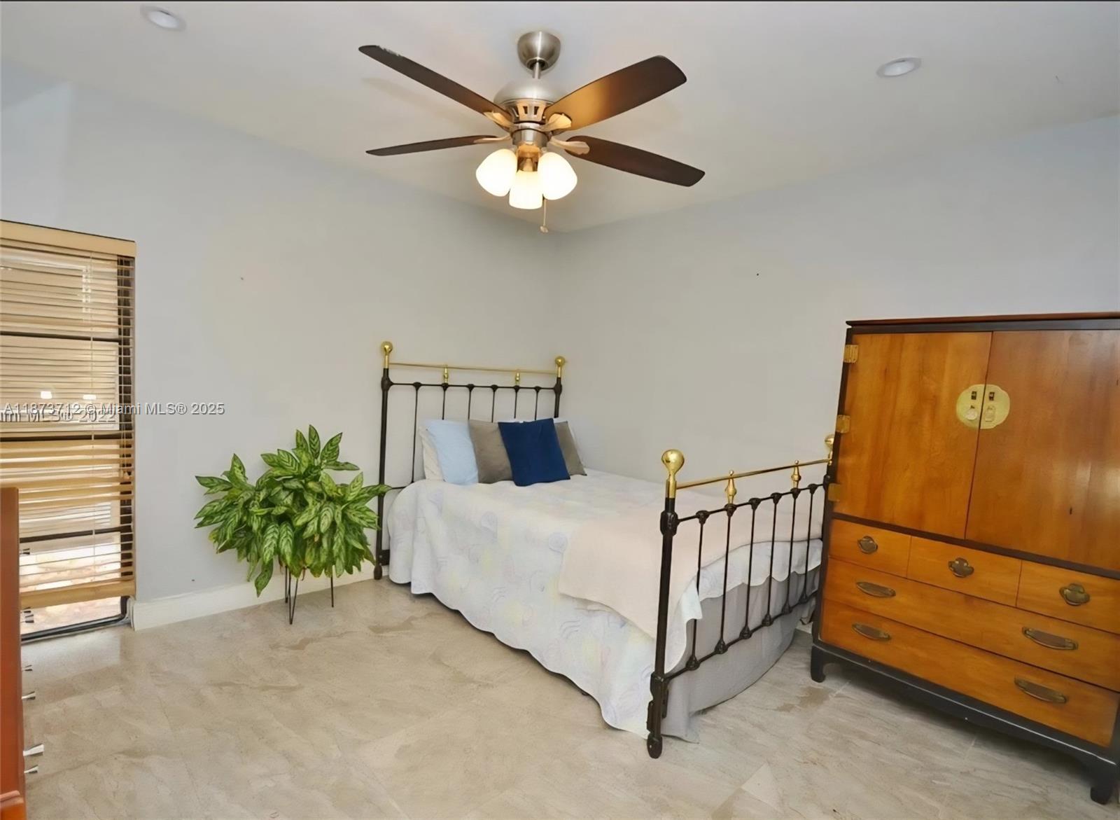 MIAMI LAKES LOCH LOMOND E - Residential