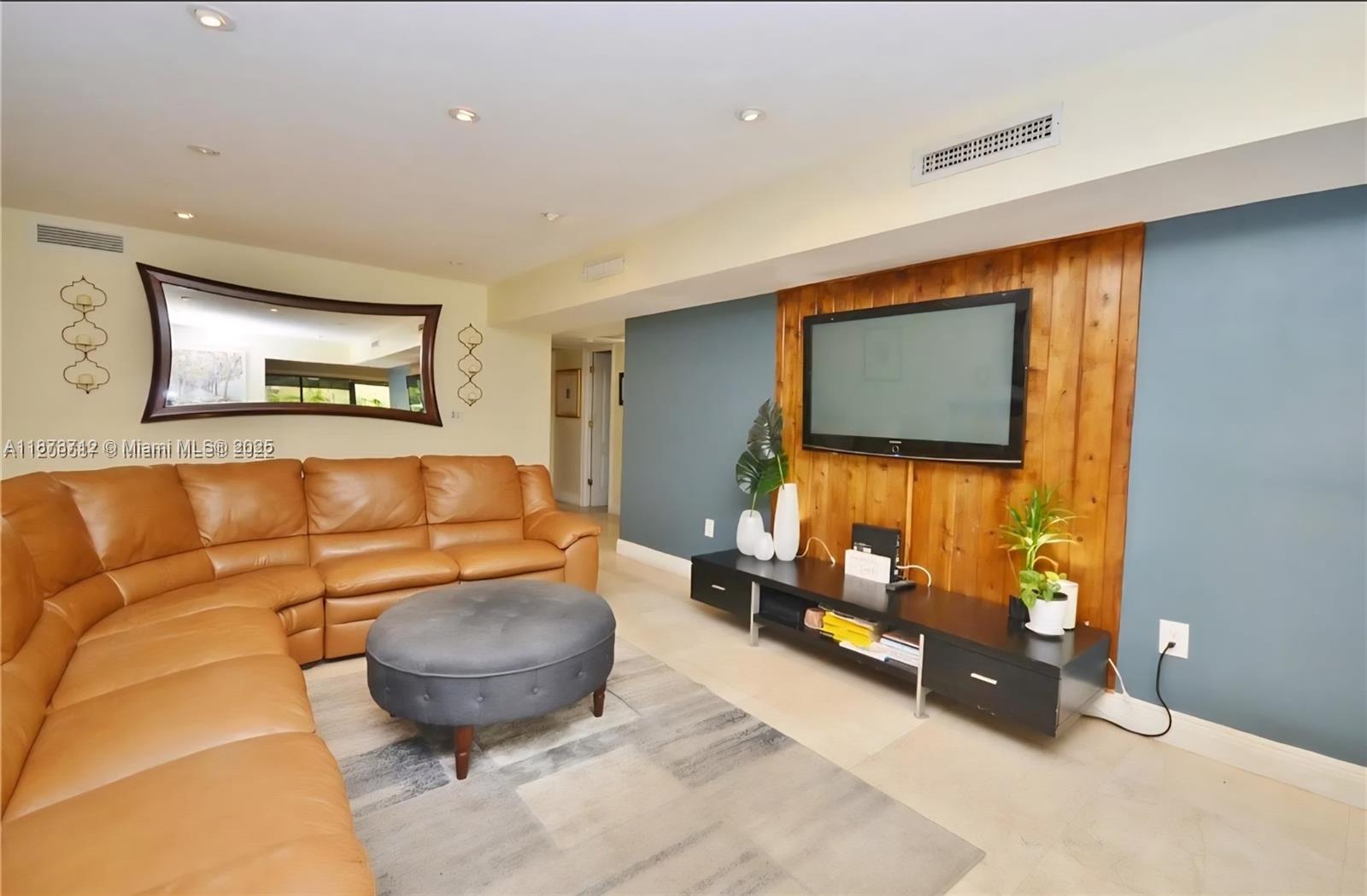 MIAMI LAKES LOCH LOMOND E - Residential