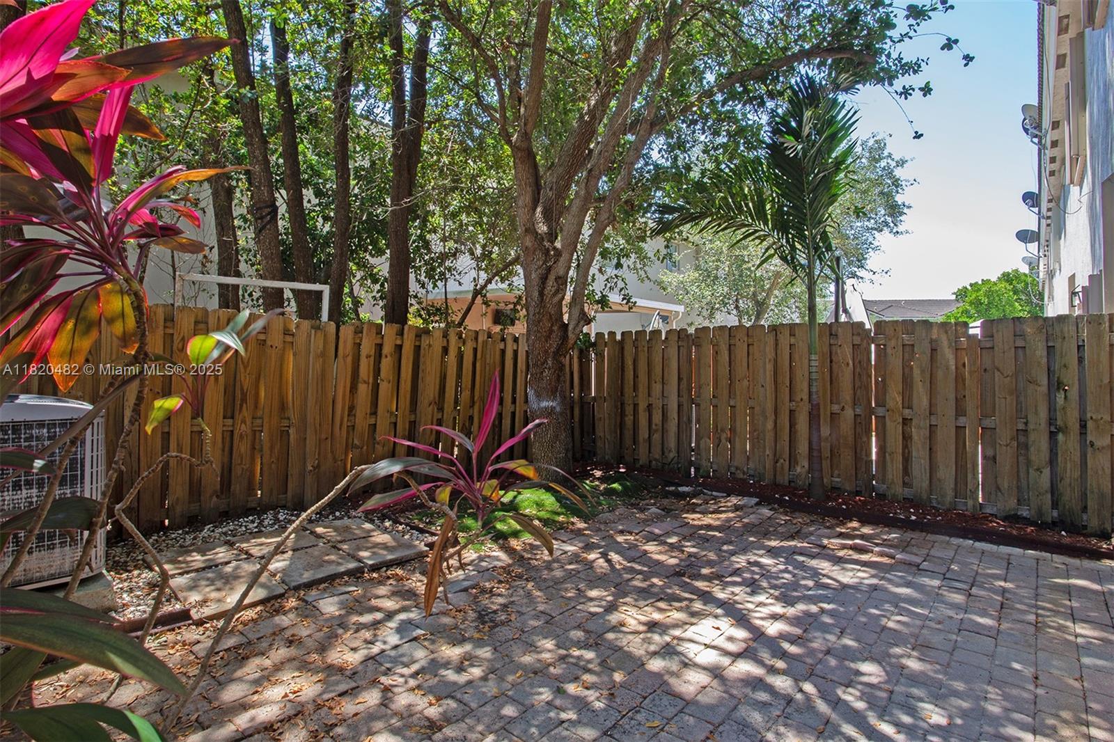 LAKES BY THE BAY GEE - Residential