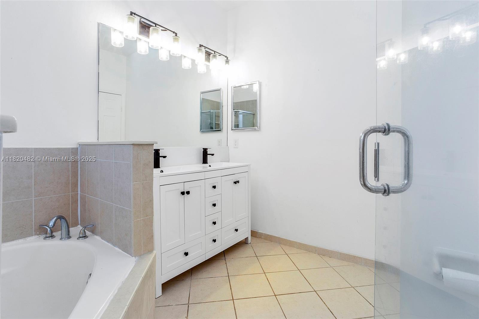 LAKES BY THE BAY GEE - Residential