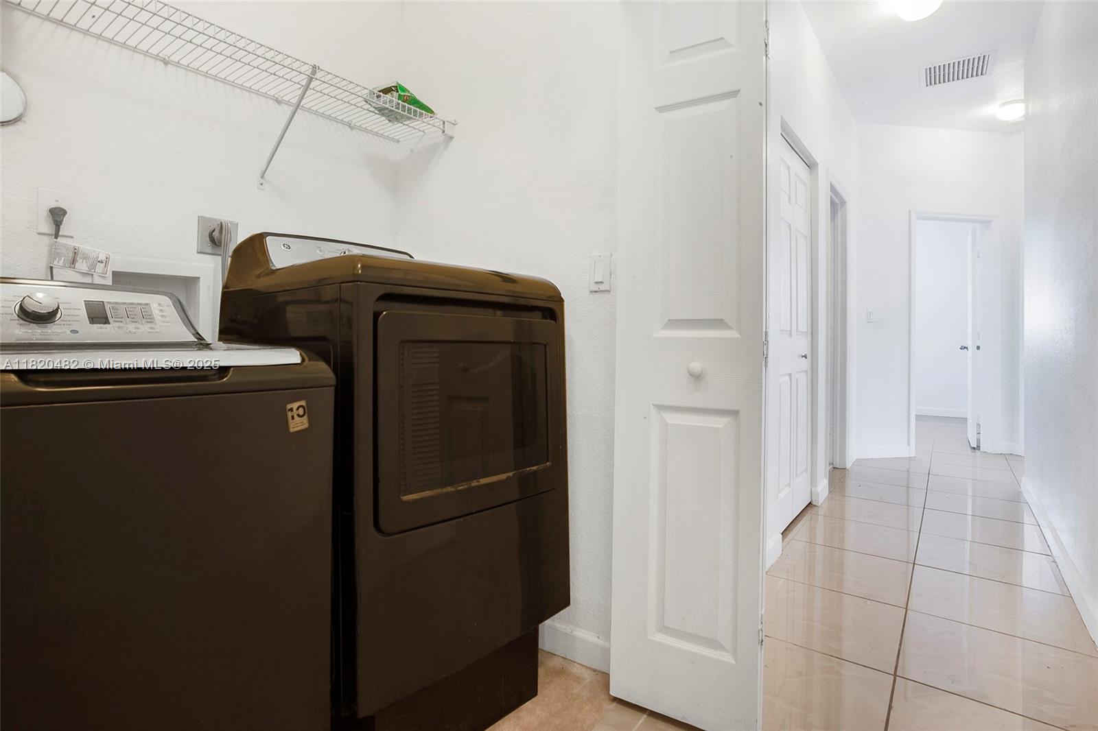 LAKES BY THE BAY GEE - Residential