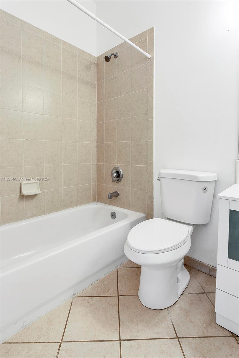 LAKES BY THE BAY GEE - Residential