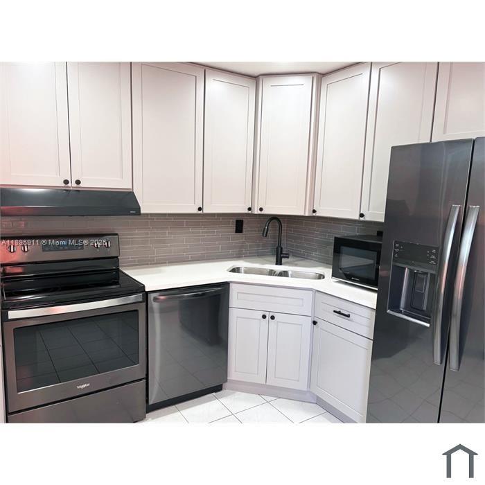 WIMBLEDON TOWNHOUSE I-11 - Residential