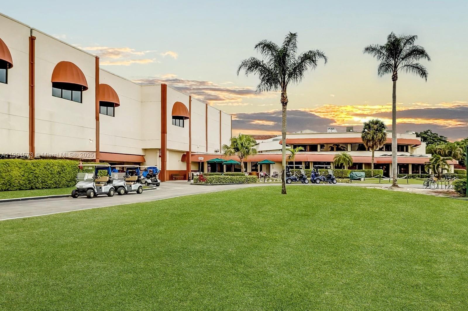 HOLLYBROOK GOLF - Residential