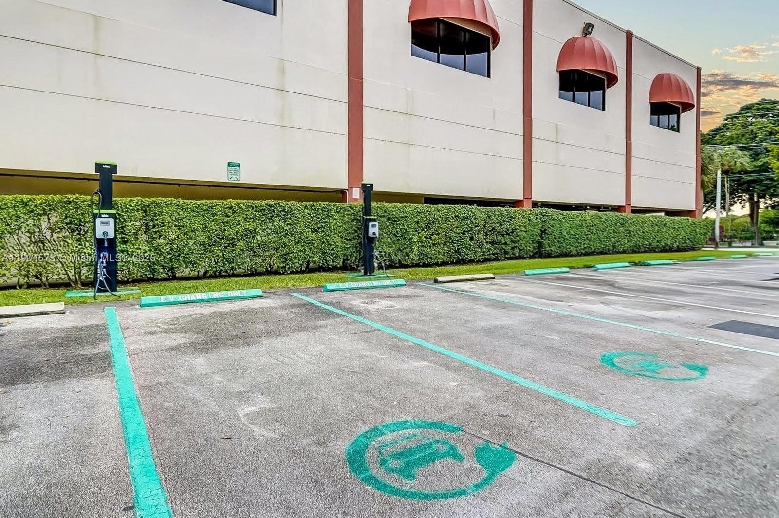 HOLLYBROOK GOLF - Residential