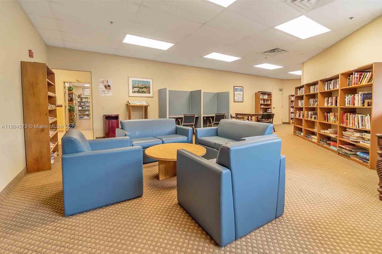 HOLLYBROOK GOLF - Residential