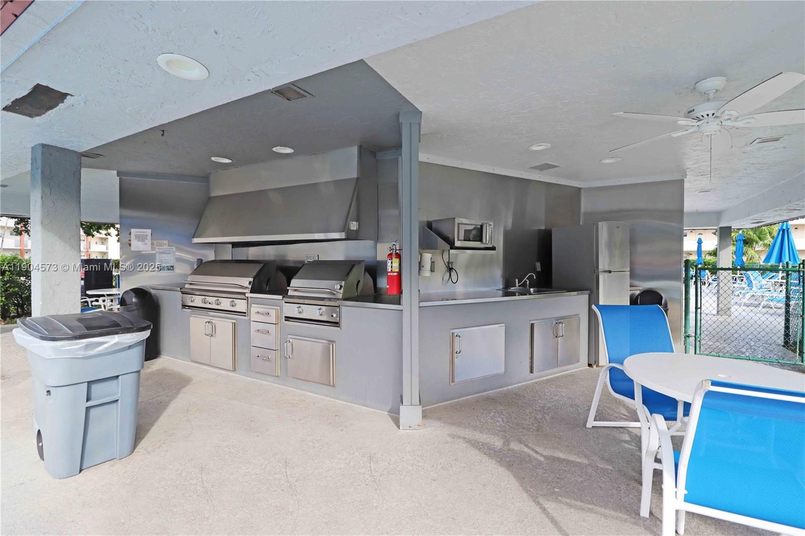 HOLLYBROOK GOLF - Residential