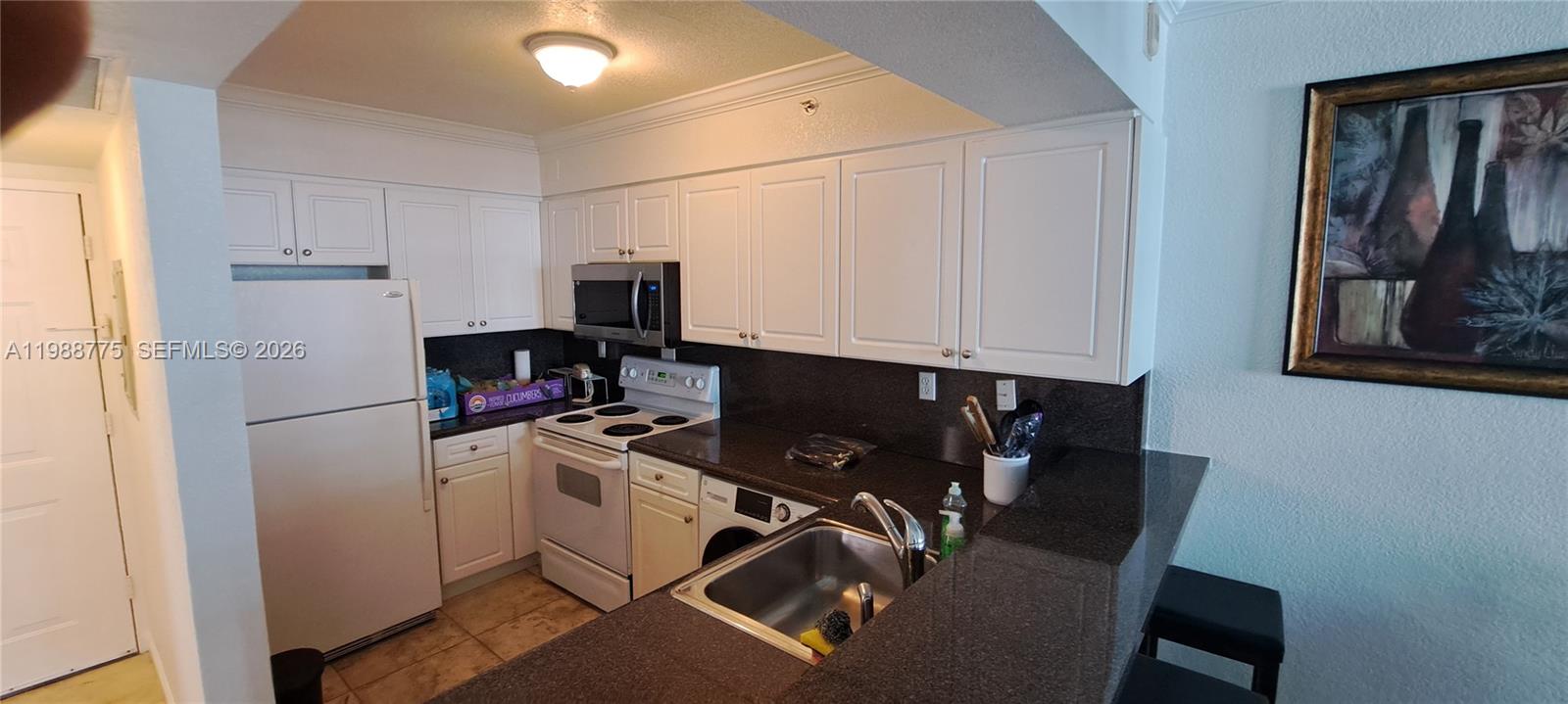 WAVE CONDO - Residential Lease