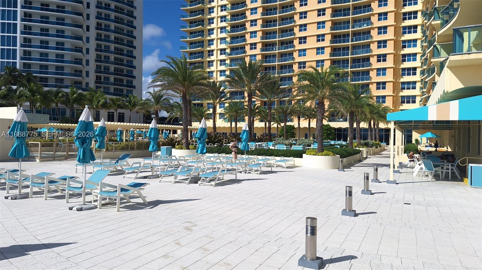 WAVE CONDO - Residential Lease