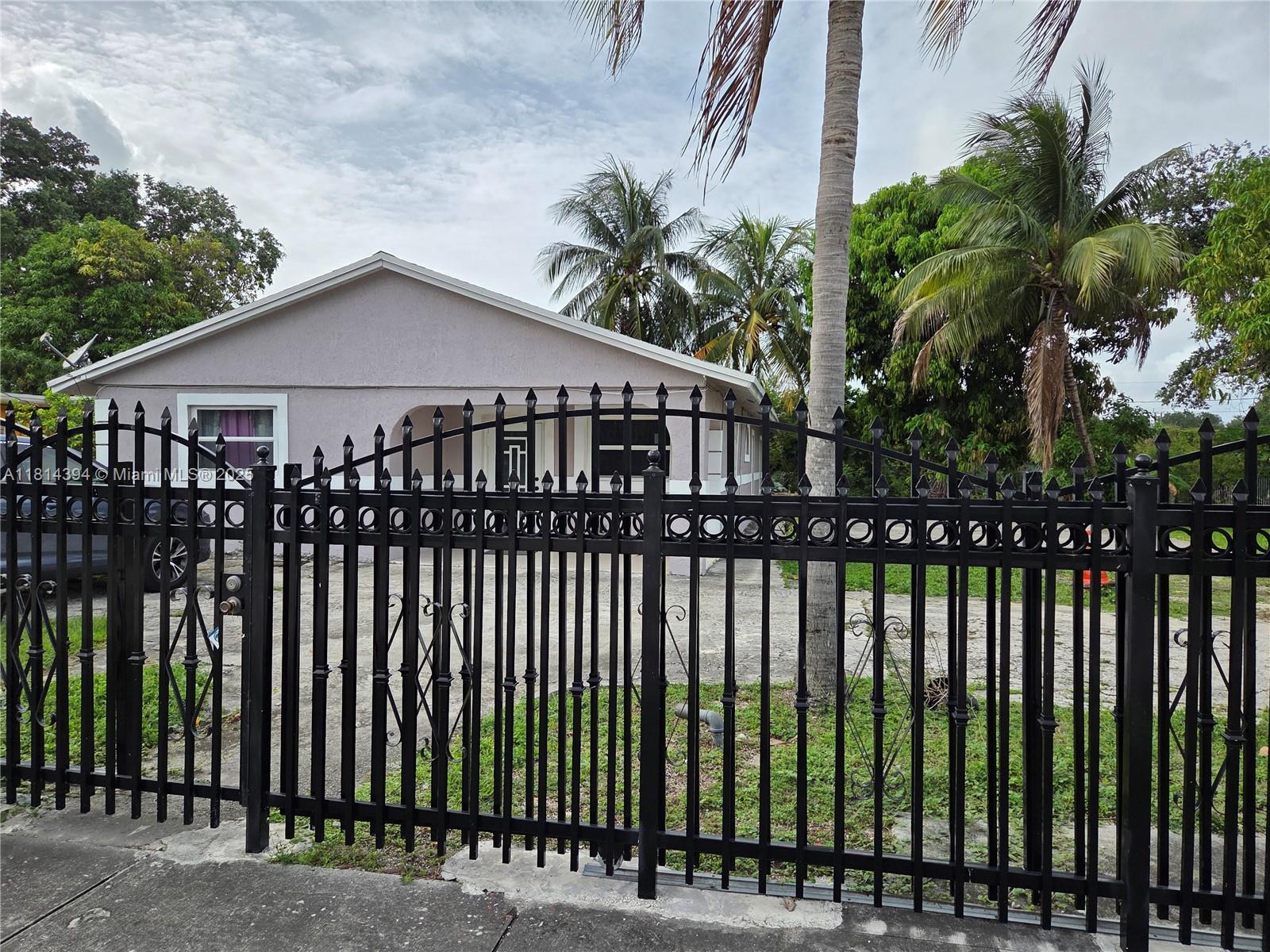 Property for Sale at Address Not Disclosed, Miami, Broward County, Florida - Bedrooms: 5 
Bathrooms: 2  - $620,000