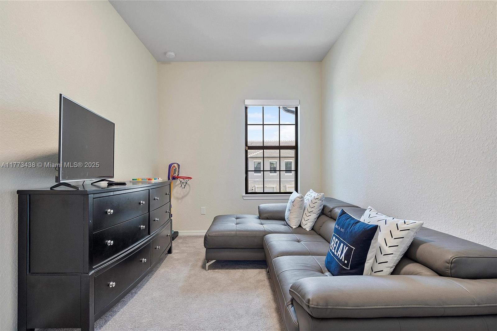 OAK TREE PROPERTY REDEVEL - Residential
