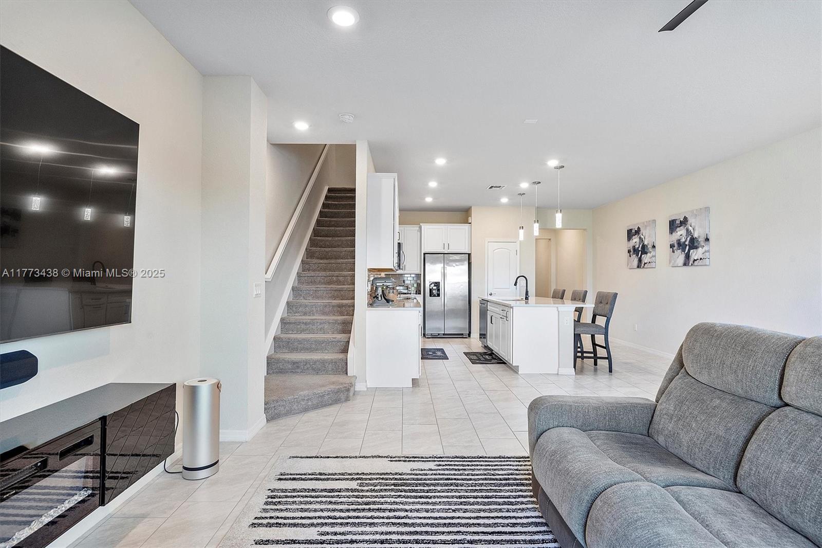 OAK TREE PROPERTY REDEVEL - Residential