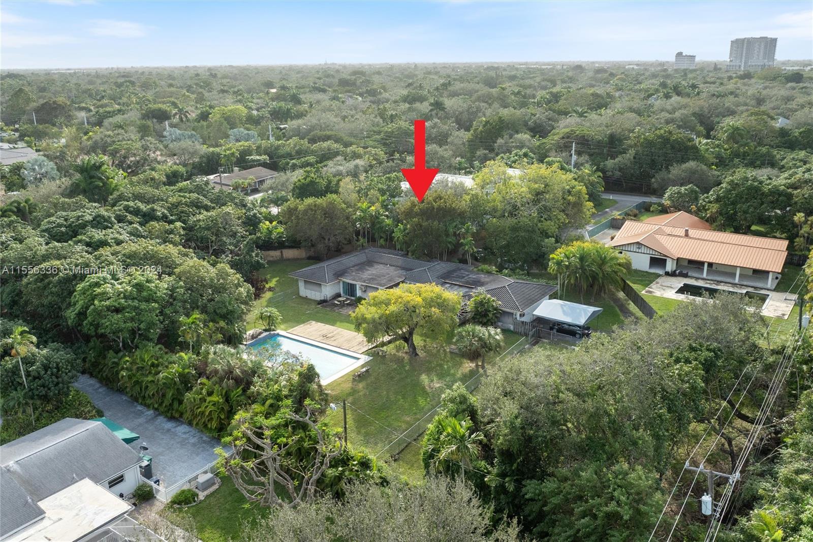 THREE LITTLE GROVES - Residential