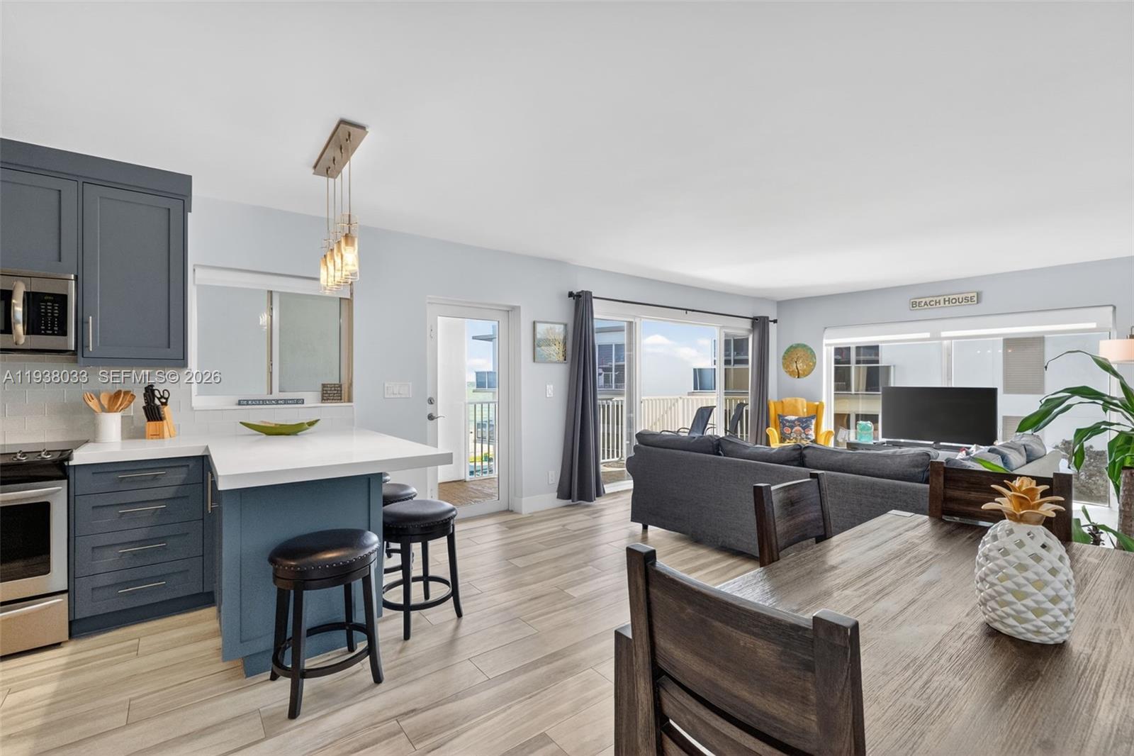 1203 Hillsboro Mile P2