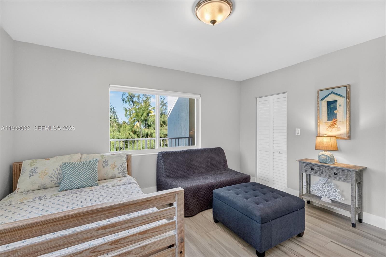 SHORELAND CO-OP - Residential