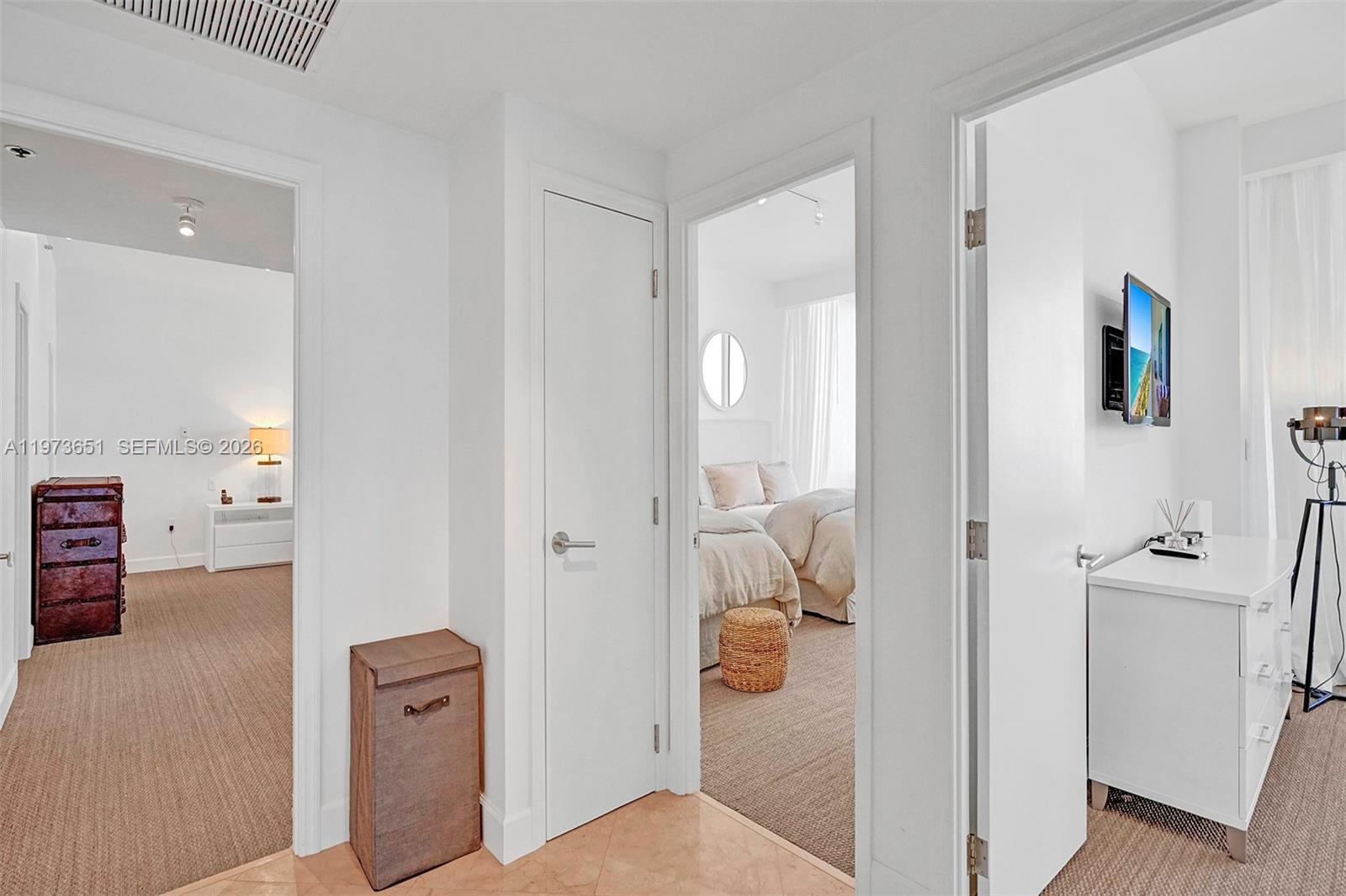 KENILWORTH CONDO - Residential