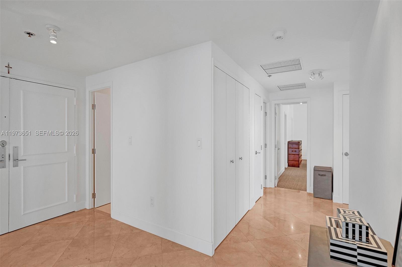 KENILWORTH CONDO - Residential