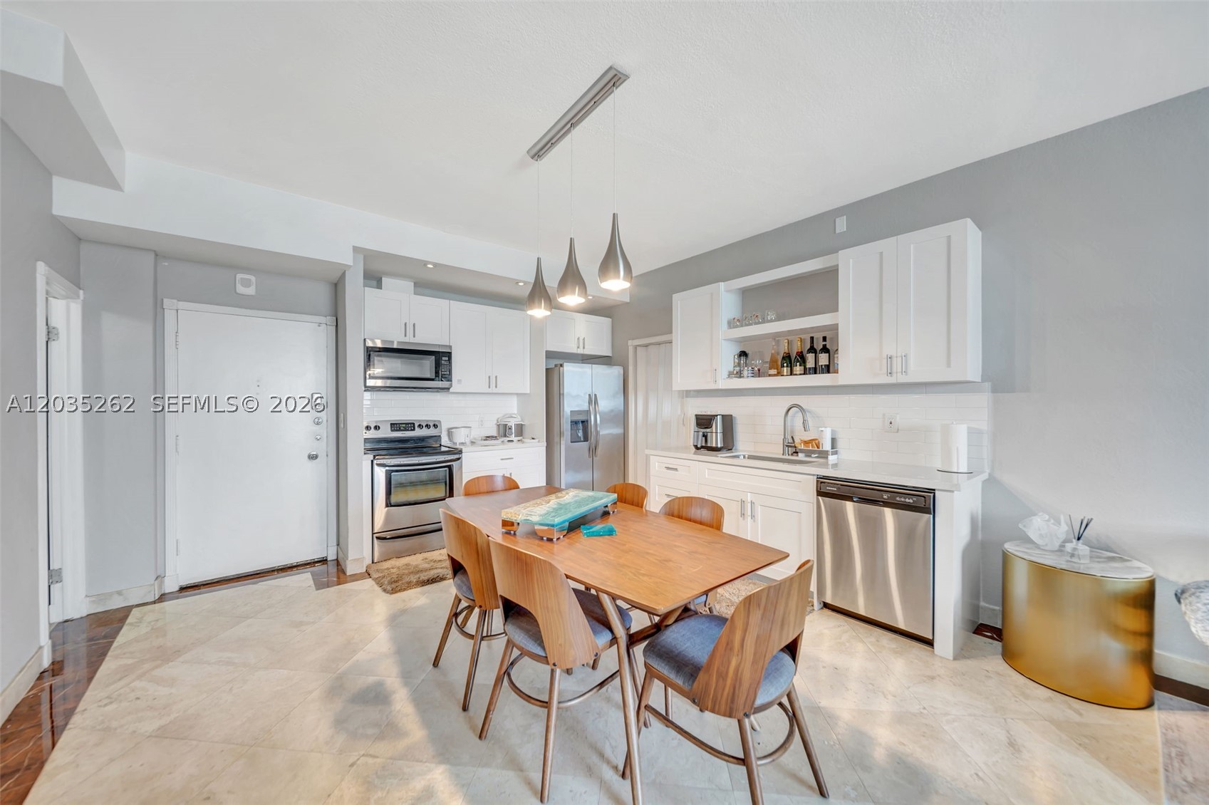 5005 Collins Ave PH02
