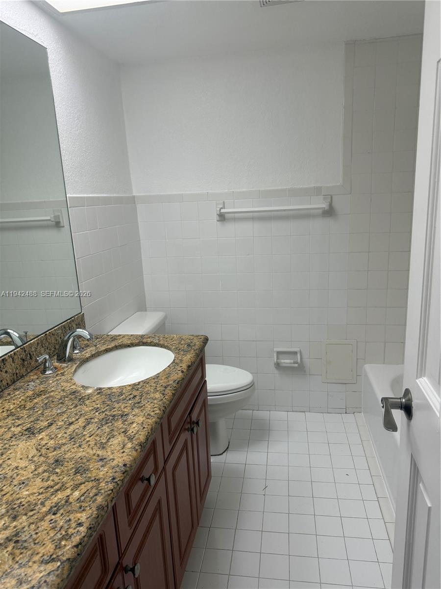 VILLAS OF PINECREST CONDO - Residential