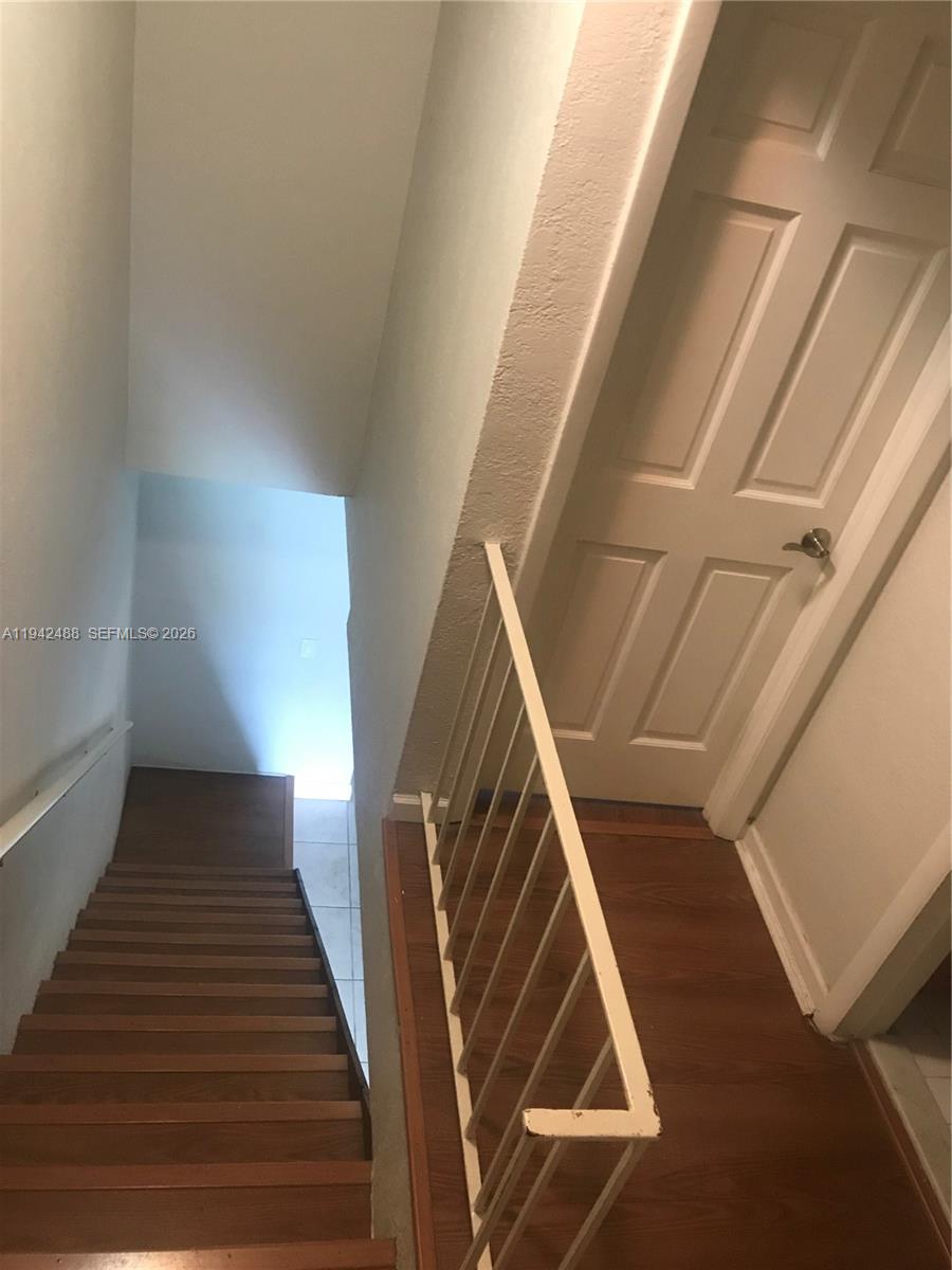 VILLAS OF PINECREST CONDO - Residential