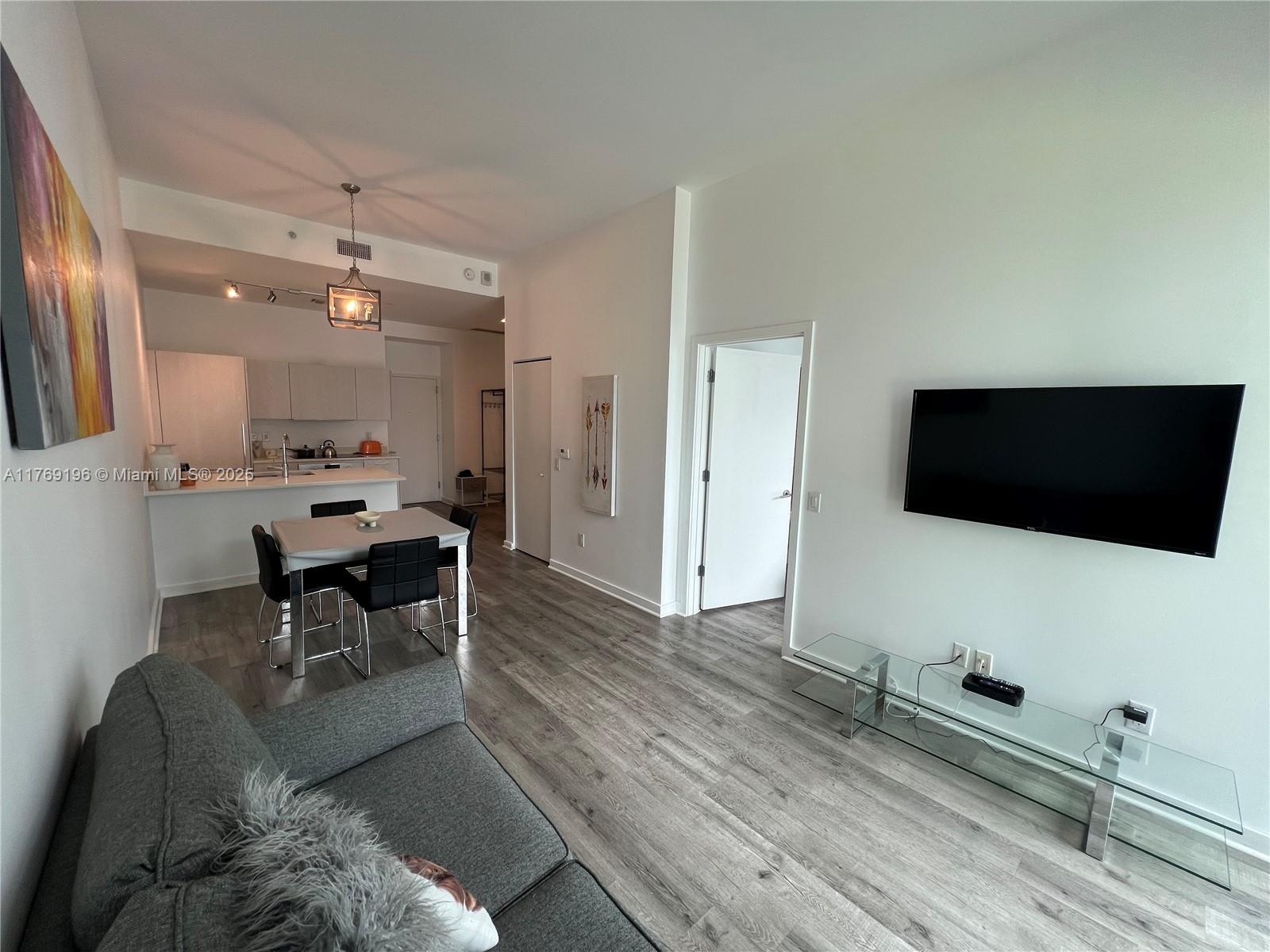 PARAISO BAYVIEWS CONDO - Residential