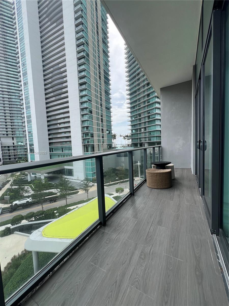 PARAISO BAYVIEWS CONDO - Residential