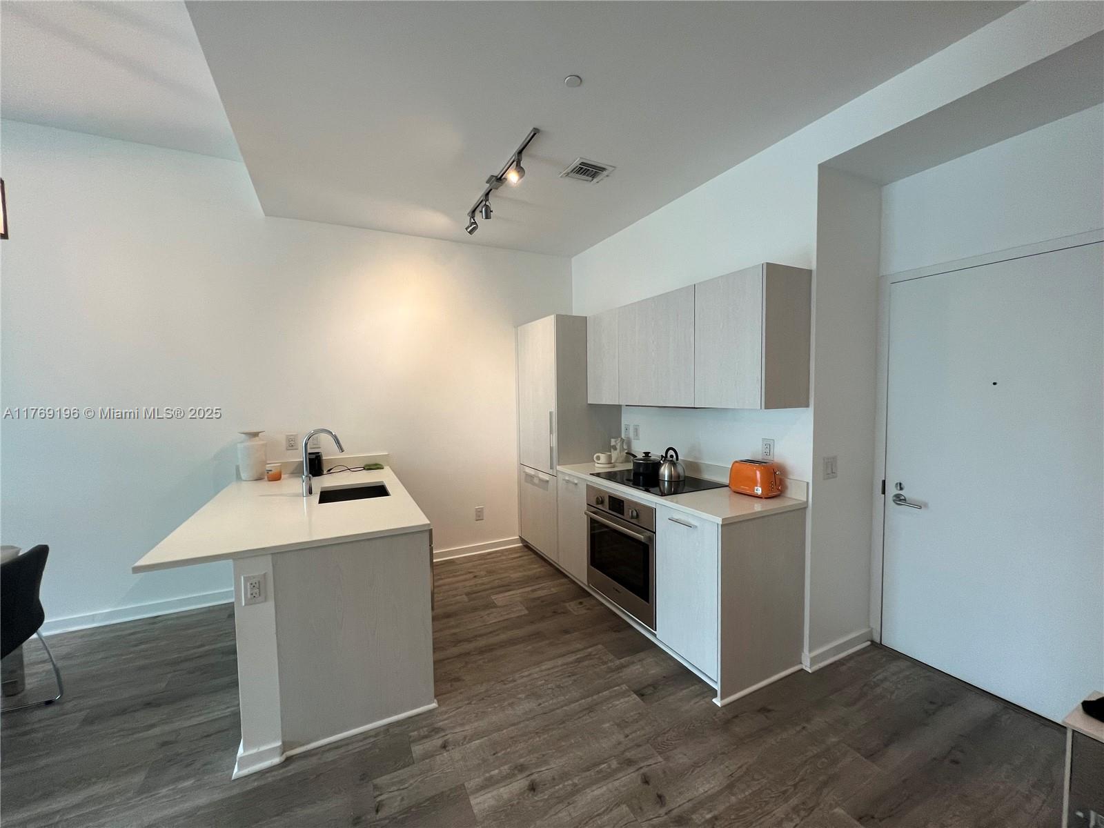 PARAISO BAYVIEWS CONDO - Residential