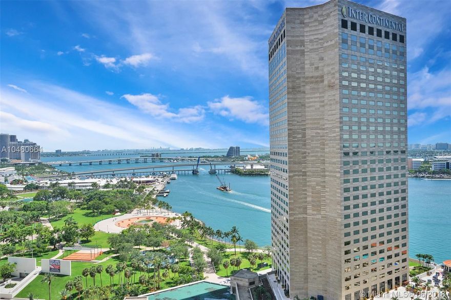 BEAUTIFUL 2 BEDROOM / 2 BATHROOM CONDO AT ONE MIAMI WITH LAMINATE WOOD FLOORS THROUGHOUT, WINDOW TREATMENTS AND GREAT VIEWS TO BAYFRONT PARK AND BISCAYNE BAY. CENTRALLY LOCATED IN BETWEEN DOWNTOWN MIAMI ND BRICKELL WITH VERY EASY ACCESS TO I-95. WALKING DISTANCE TO WHOLE FOODS, MANY RESTAURANTS AND MORE. BUILDING IS FULL OF AMENITIES LIKE VALET PARKING, POOL, GYM, SPA, PARTY ROOM AND CONVENIENCE STORE. FOR SHOWINGS PLEASE CALL LISTING AGENT.