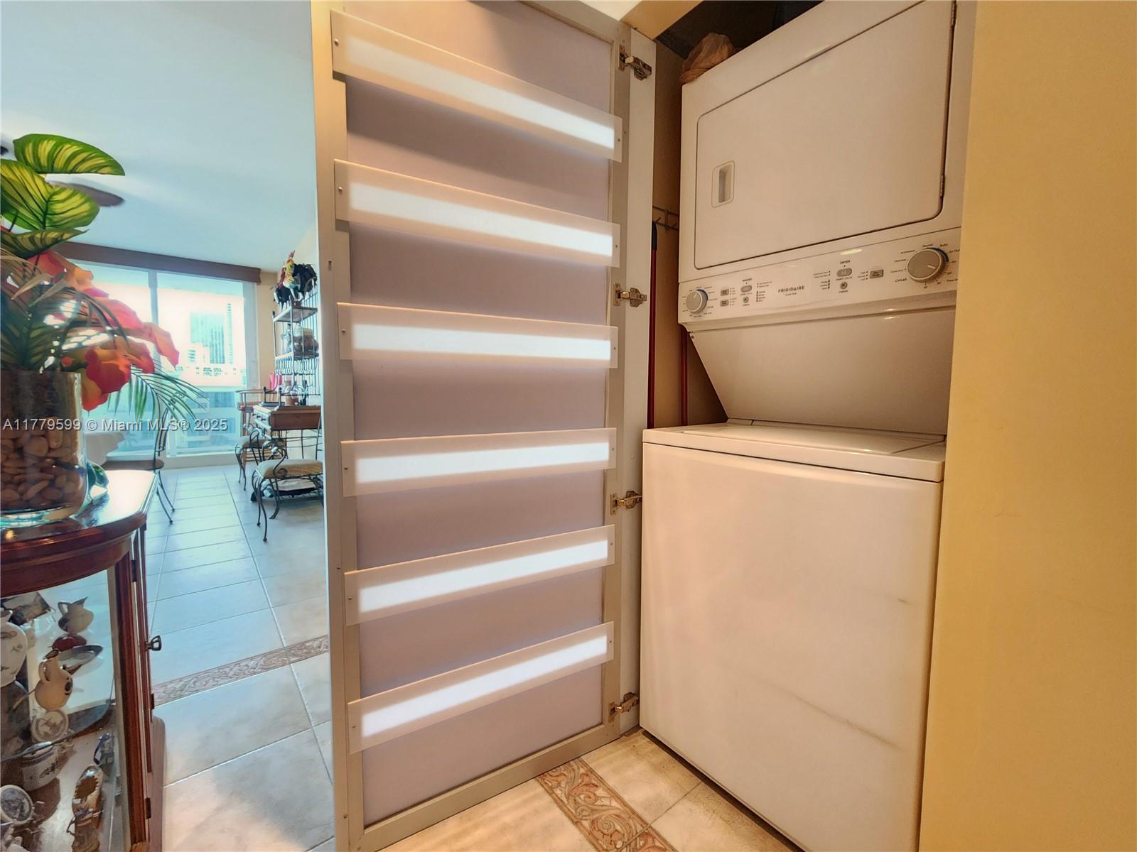 ALEXANDER TOWERS CONDO - Residential Lease