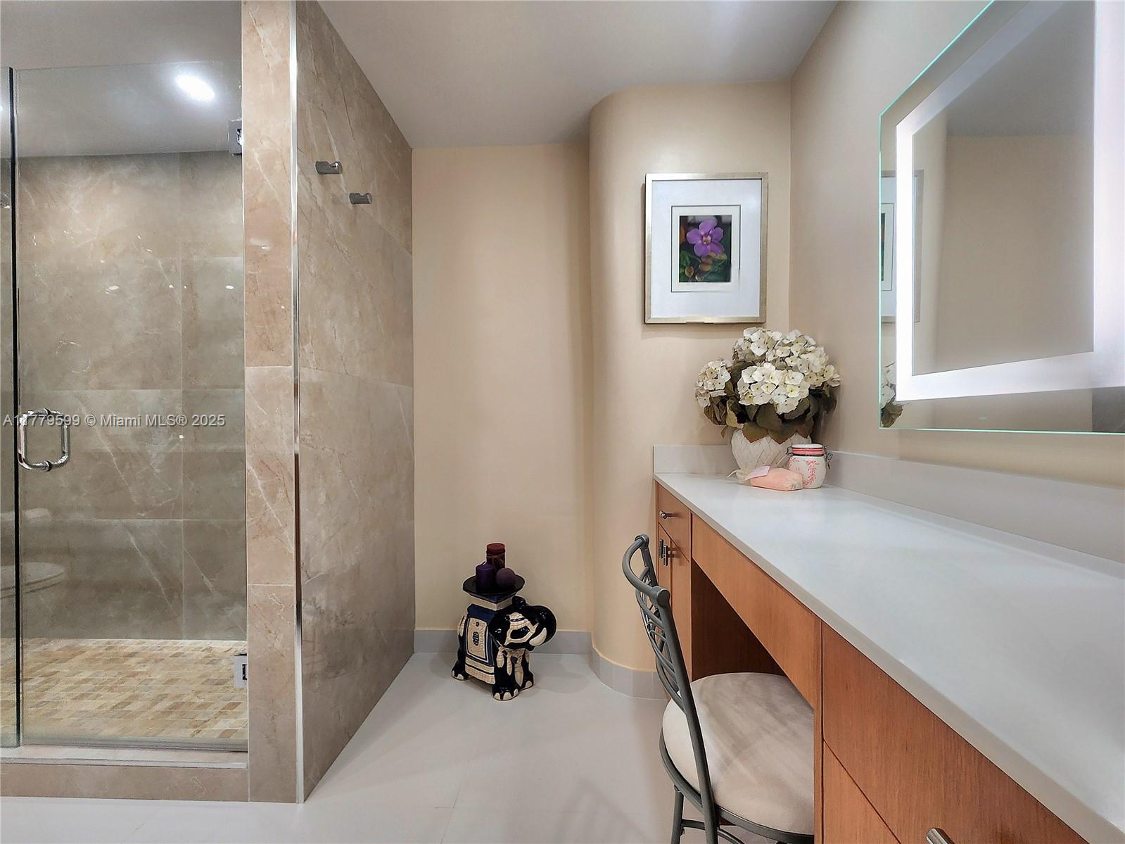 ALEXANDER TOWERS CONDO - Residential Lease