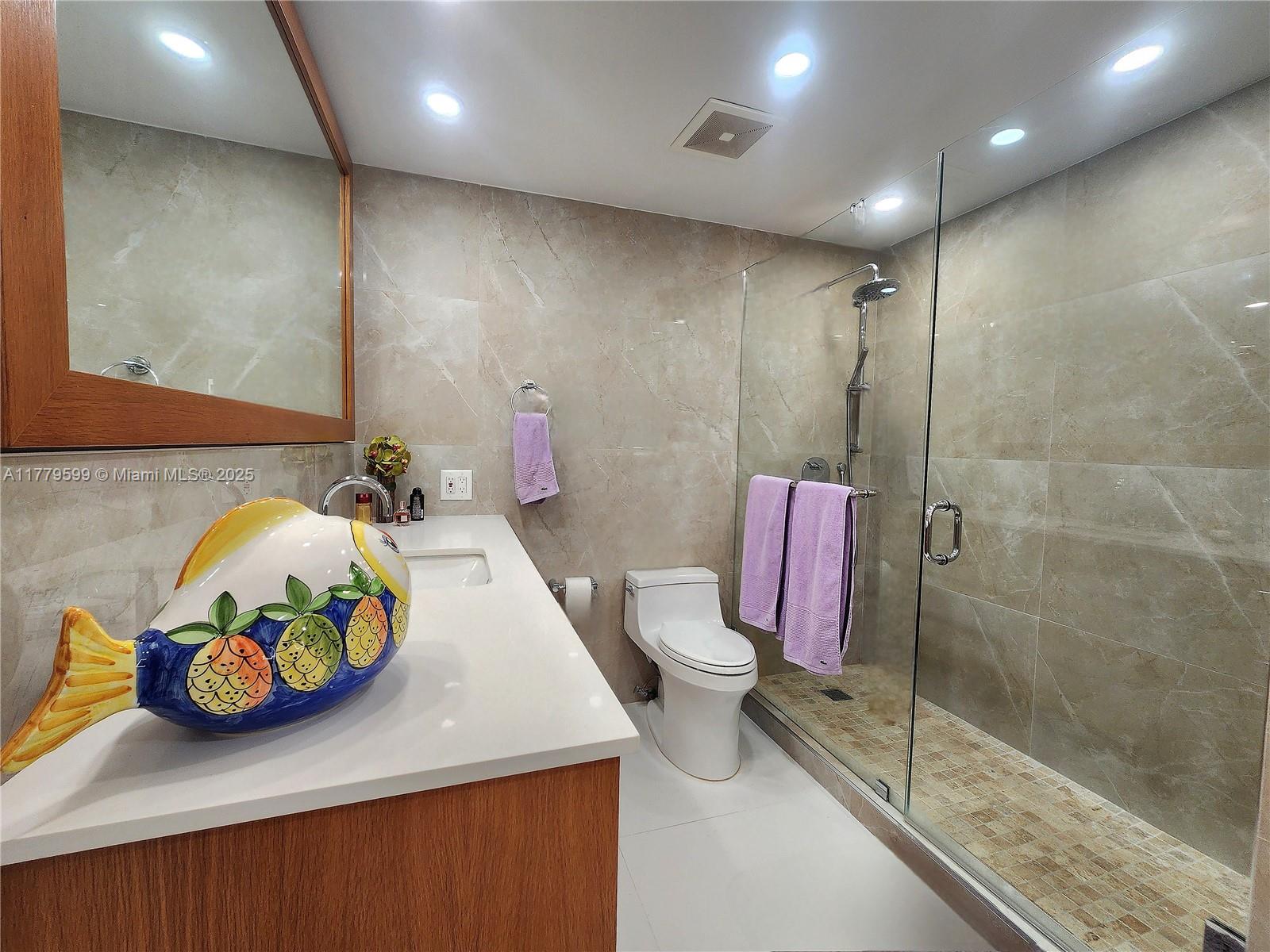 ALEXANDER TOWERS CONDO - Residential Lease