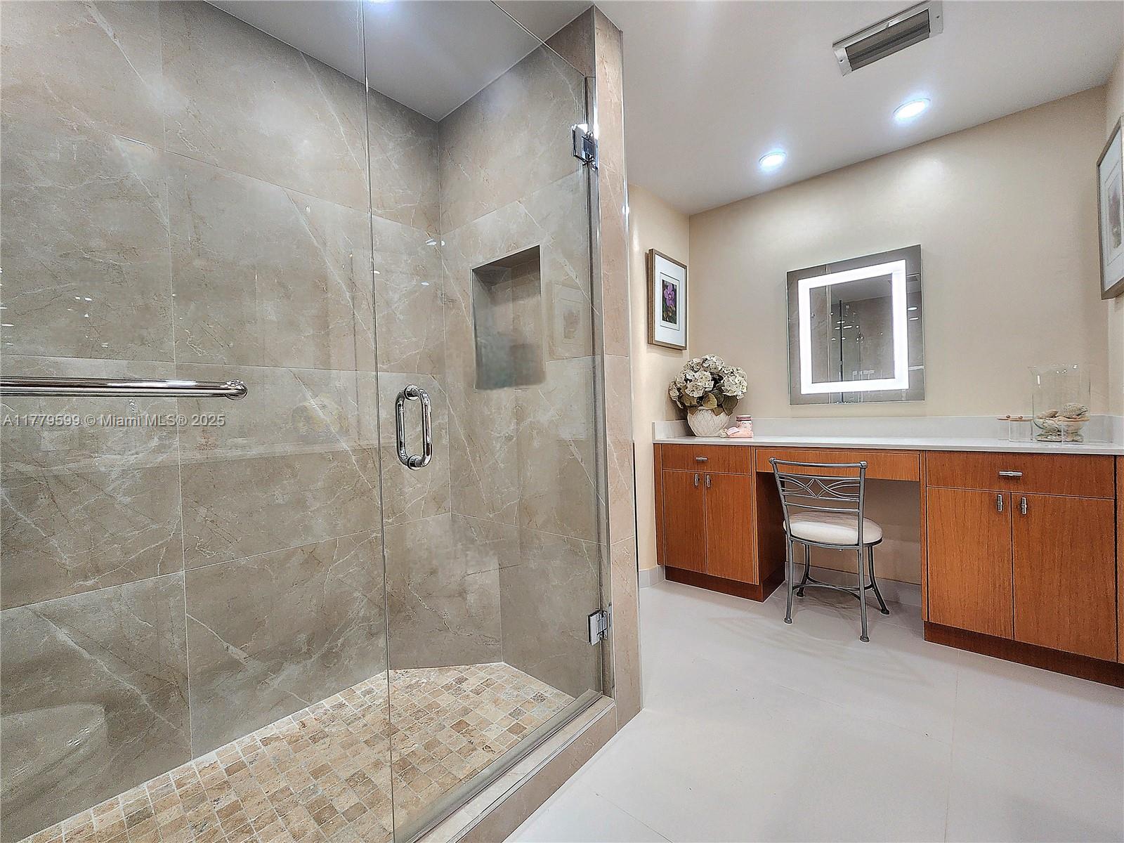 ALEXANDER TOWERS CONDO - Residential Lease