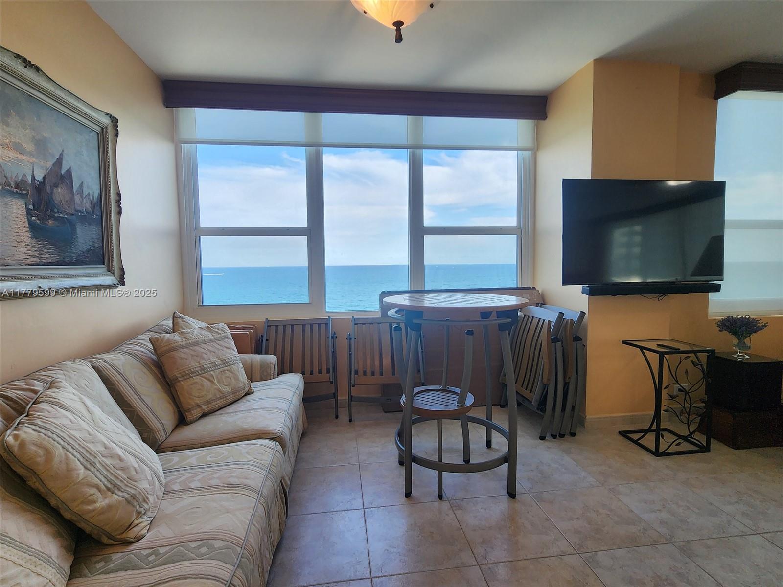 ALEXANDER TOWERS CONDO - Residential Lease