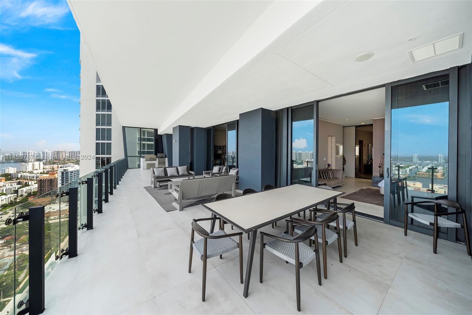 MUSE CONDO - Residential