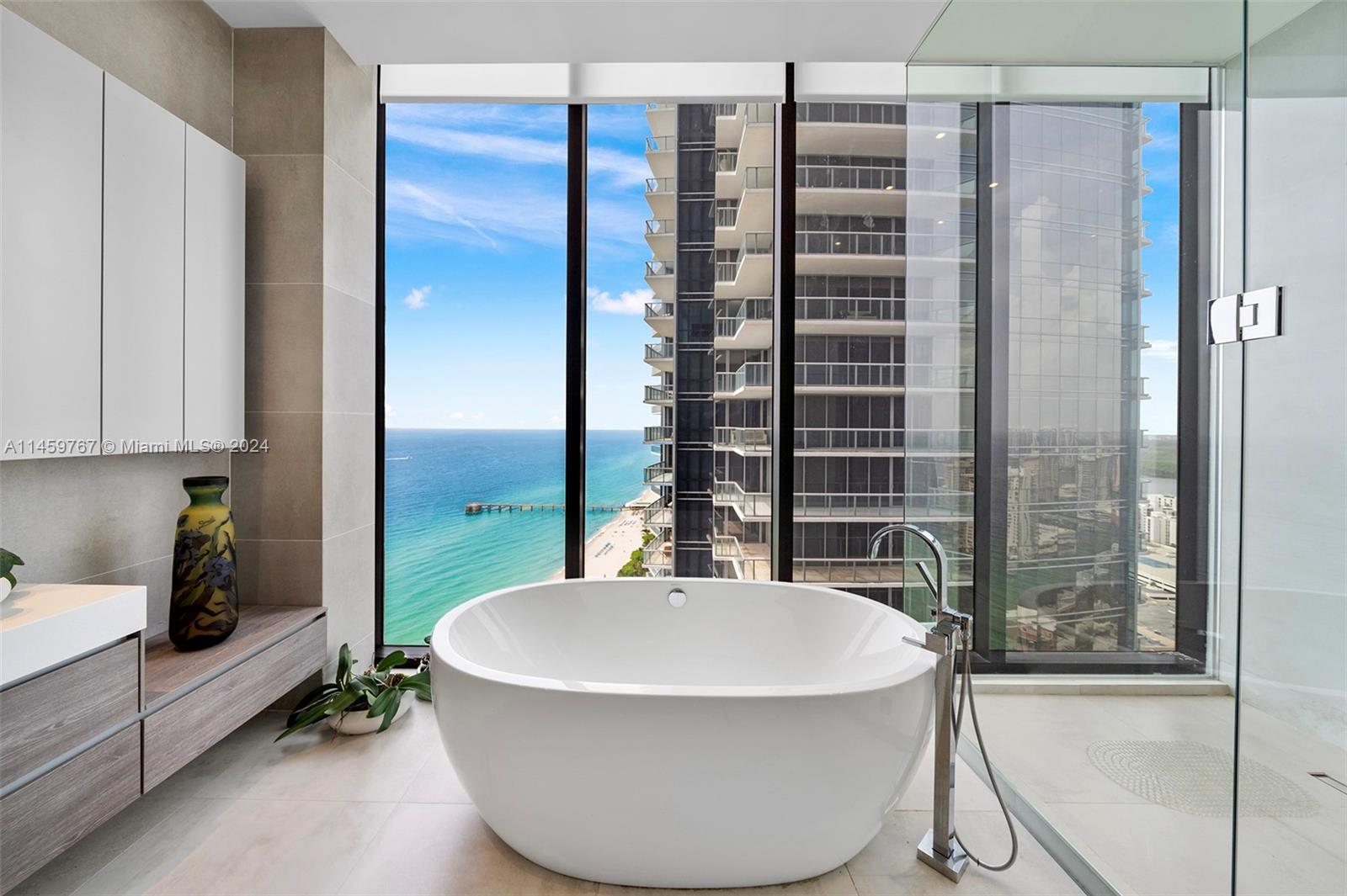 MUSE CONDO - Residential