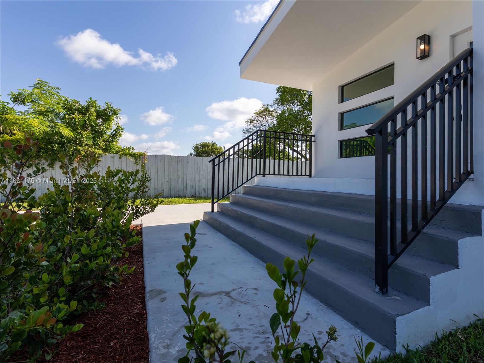 504 NW 15th Ave